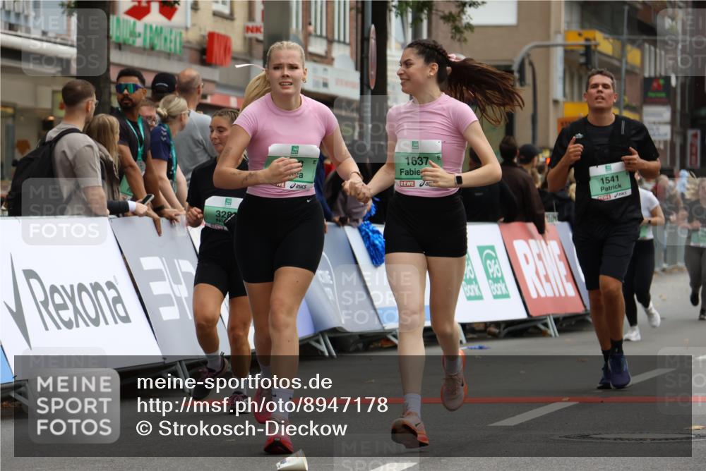 21.09.2025 - PSD Bank Halbmarathon Strokosch-Dieckow http://msf.ph/oto/8947178 21.09.2025 12:18:48 Ziel 1050, 1541, 1637, 1638, 1950, 2973, 2974, 3282, 3437, 3486, 3563, 3752, 3796 meine-sportfotos.de