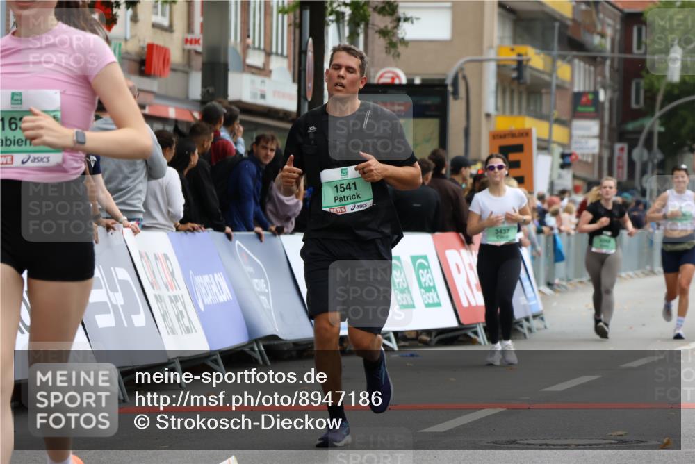 21.09.2025 - PSD Bank Halbmarathon Strokosch-Dieckow http://msf.ph/oto/8947186 21.09.2025 12:18:50 Ziel 1050, 1541, 1637, 1638, 1950, 2973, 2974, 3282, 3306, 3417, 3437, 3752, 3796, 3900 meine-sportfotos.de