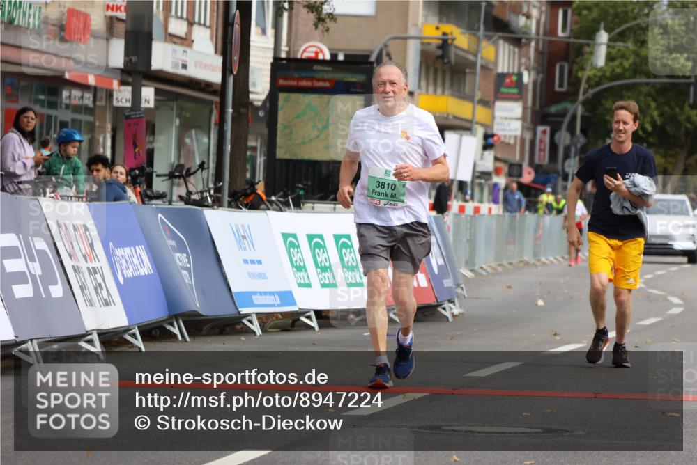 21.09.2025 - PSD Bank Halbmarathon Strokosch-Dieckow http://msf.ph/oto/8947224 21.09.2025 13:06:51 Ziel 3810, 3991 meine-sportfotos.de