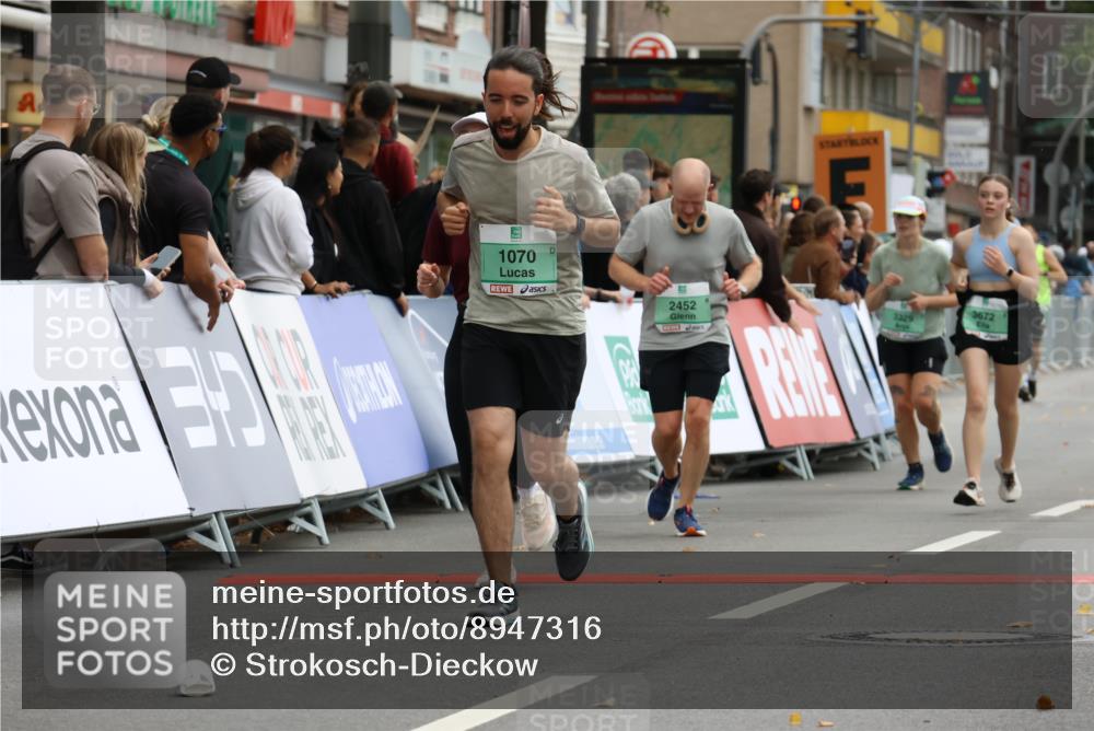 21.09.2025 - PSD Bank Halbmarathon Strokosch-Dieckow http://msf.ph/oto/8947316 21.09.2025 12:19:52 Ziel 1004, 1070, 1661, 2452, 2714, 2799, 3111, 3122, 3264, 3265, 3329, 3347, 3501, 3528, 3567, 3672, 3678, 4067 meine-sportfotos.de
