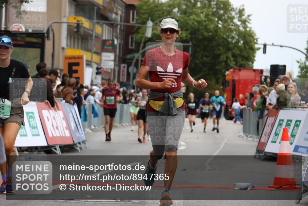 21.09.2025 - PSD Bank Halbmarathon Strokosch-Dieckow http://msf.ph/oto/8947365 21.09.2025 12:24:49 Ziel 2846, 3143, 3214, 3263, 3745, 3762 meine-sportfotos.de