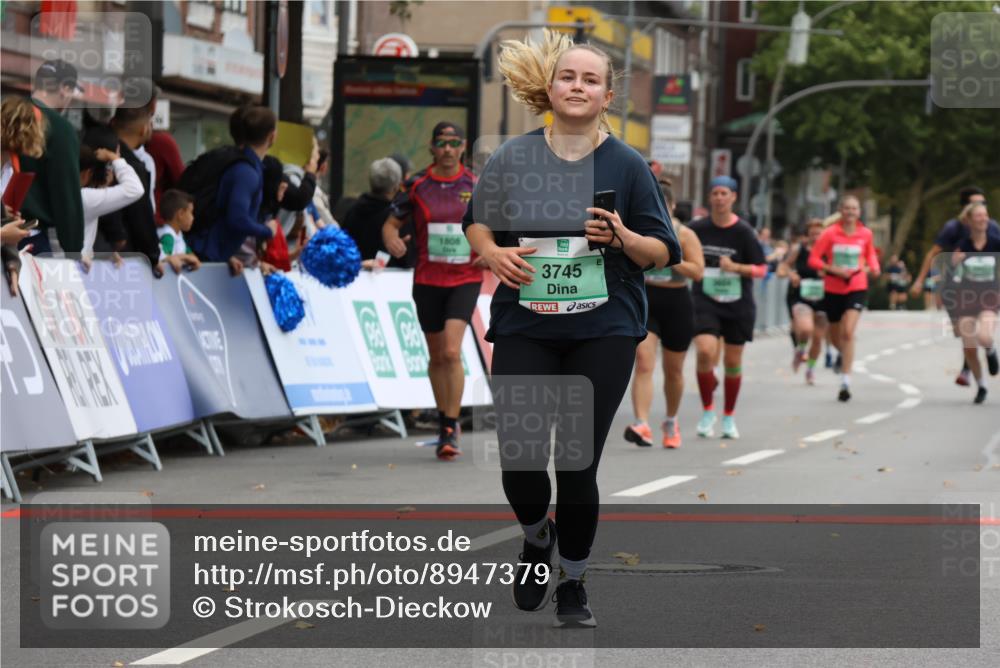 21.09.2025 - PSD Bank Halbmarathon Strokosch-Dieckow http://msf.ph/oto/8947379 21.09.2025 12:24:57 Ziel 1654, 1655, 1808, 3317, 3654, 3745, 3762, 3820, 4014 meine-sportfotos.de