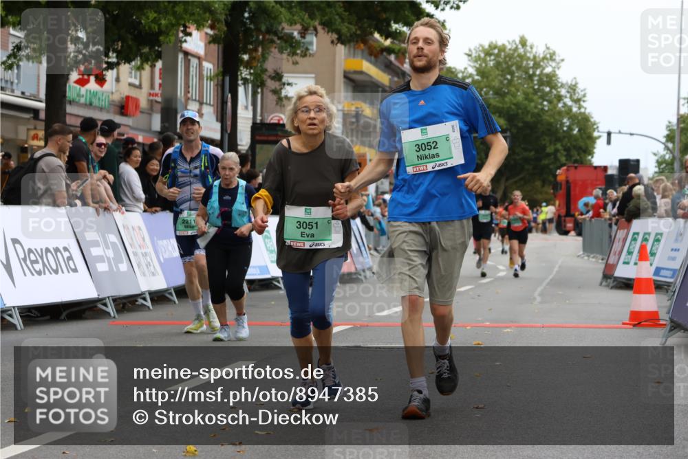 21.09.2025 - PSD Bank Halbmarathon Strokosch-Dieckow http://msf.ph/oto/8947385 21.09.2025 12:20:20 Ziel 1176, 2211, 3051, 3052, 3445 meine-sportfotos.de