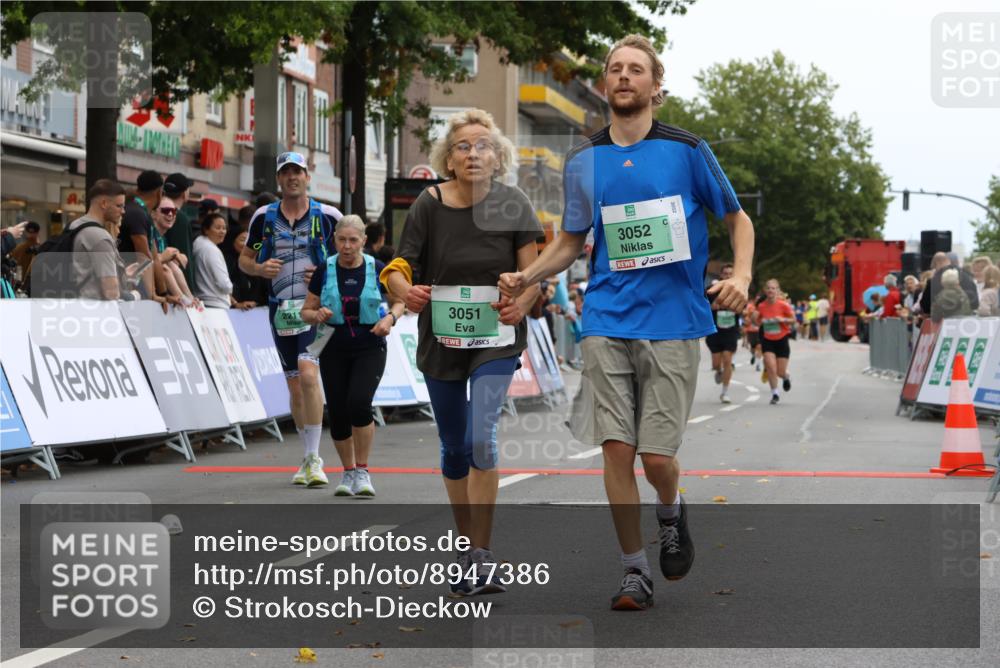 21.09.2025 - PSD Bank Halbmarathon Strokosch-Dieckow http://msf.ph/oto/8947386 21.09.2025 12:20:20 Ziel 1176, 2211, 3051, 3052, 3445 meine-sportfotos.de