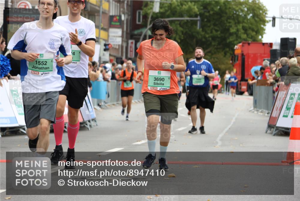 21.09.2025 - PSD Bank Halbmarathon Strokosch-Dieckow http://msf.ph/oto/8947410 21.09.2025 12:20:41 Ziel 1208, 1474, 1552, 1682, 3690 meine-sportfotos.de