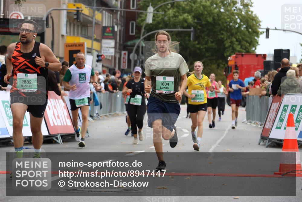 21.09.2025 - PSD Bank Halbmarathon Strokosch-Dieckow http://msf.ph/oto/8947447 21.09.2025 12:21:00 Ziel 1054, 1604, 1605, 1771, 2882, 3246, 3296, 3571, 3643, 3644, 3681, 3798 meine-sportfotos.de