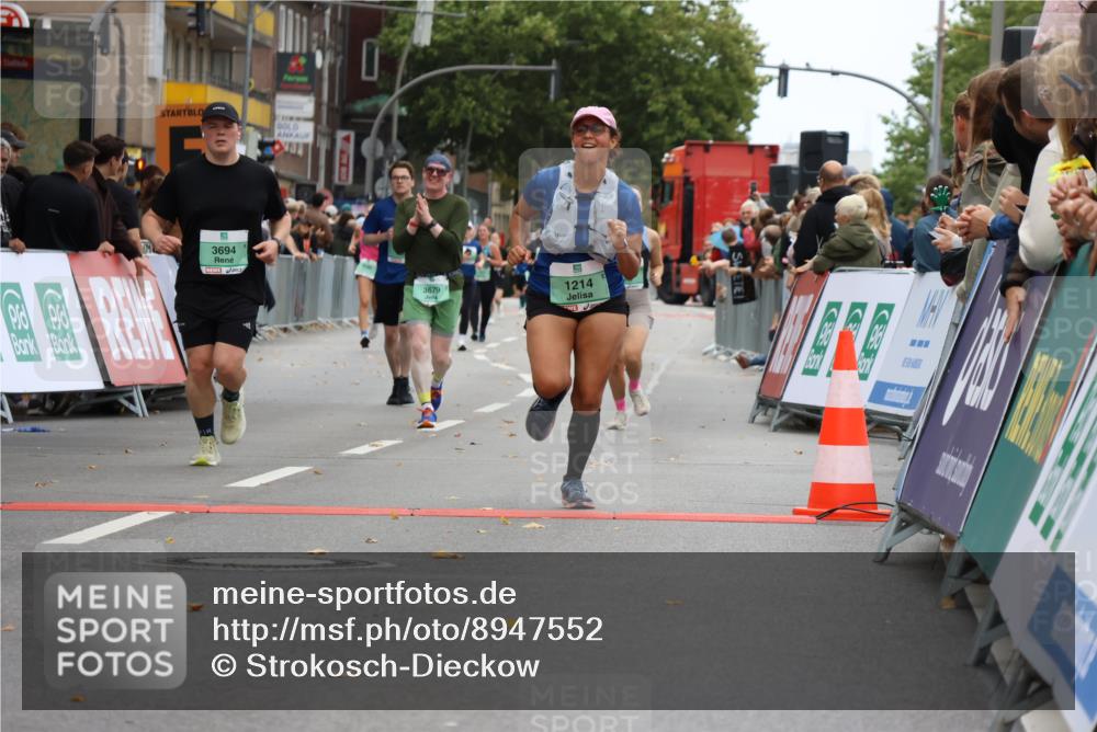 21.09.2025 - PSD Bank Halbmarathon Strokosch-Dieckow http://msf.ph/oto/8947552 21.09.2025 12:21:39 Ziel 1214, 2905, 3409, 3679, 3694 meine-sportfotos.de