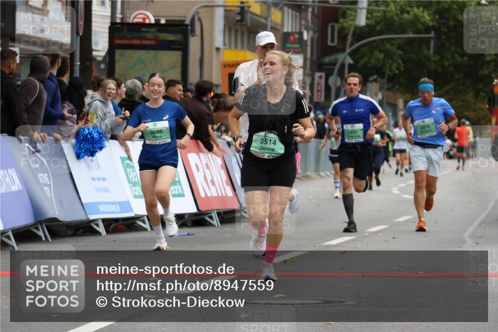 21.09.2025 - PSD Bank Halbmarathon Strokosch-Dieckow http://msf.ph/oto/8947559 21.09.2025 12:26:30 Ziel 1681, 2900, 2903, 2950, 3276, 3514, 3686, 3813 meine-sportfotos.de
