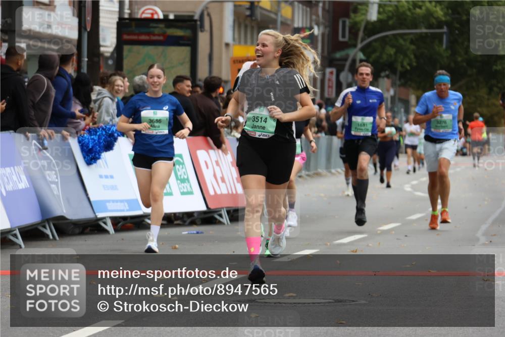 21.09.2025 - PSD Bank Halbmarathon Strokosch-Dieckow http://msf.ph/oto/8947565 21.09.2025 12:26:30 Ziel 1681, 2900, 2903, 2950, 3276, 3514, 3686, 3813 meine-sportfotos.de