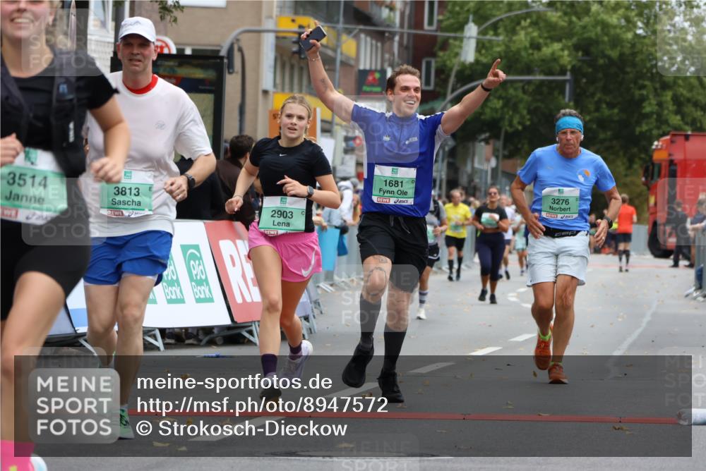 21.09.2025 - PSD Bank Halbmarathon Strokosch-Dieckow http://msf.ph/oto/8947572 21.09.2025 12:26:32 Ziel 1681, 2900, 2903, 2950, 3276, 3514, 3686, 3813 meine-sportfotos.de