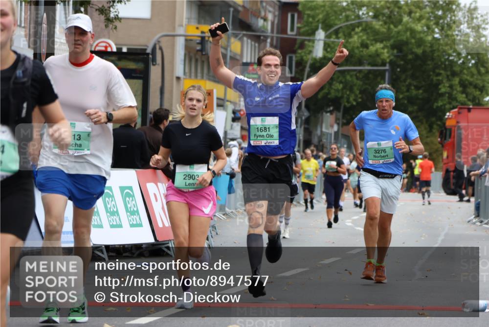 21.09.2025 - PSD Bank Halbmarathon Strokosch-Dieckow http://msf.ph/oto/8947577 21.09.2025 12:26:32 Ziel 1681, 2900, 2903, 2950, 3276, 3514, 3686, 3813 meine-sportfotos.de