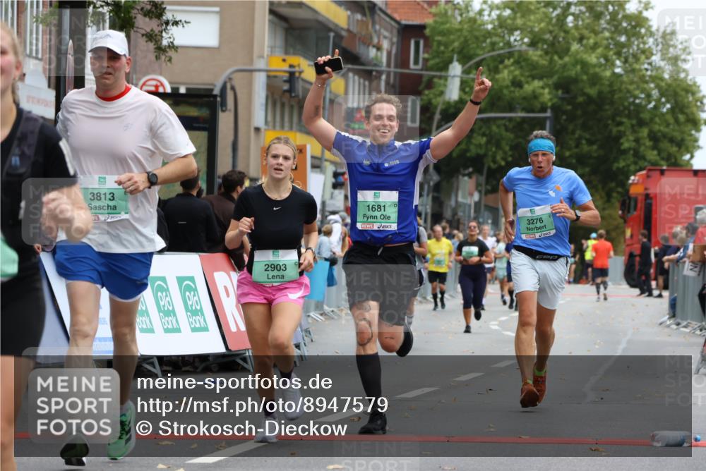 21.09.2025 - PSD Bank Halbmarathon Strokosch-Dieckow http://msf.ph/oto/8947579 21.09.2025 12:26:32 Ziel 1681, 2900, 2903, 2950, 3276, 3514, 3686, 3813 meine-sportfotos.de