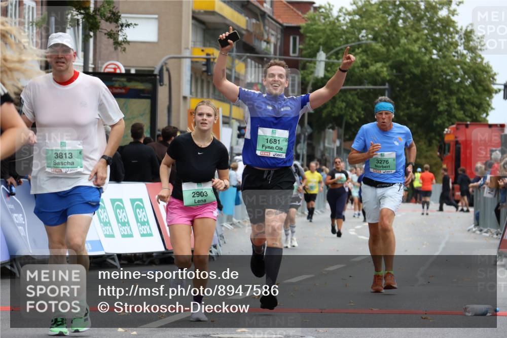21.09.2025 - PSD Bank Halbmarathon Strokosch-Dieckow http://msf.ph/oto/8947586 21.09.2025 12:26:33 Ziel 1681, 2903, 3276, 3514, 3686, 3813 meine-sportfotos.de