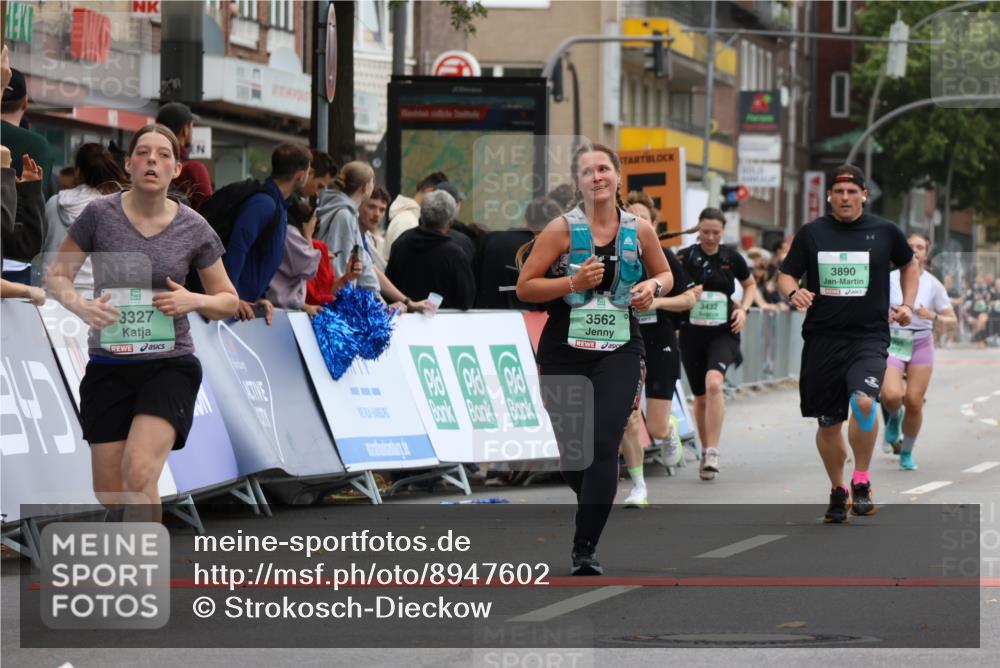 21.09.2025 - PSD Bank Halbmarathon Strokosch-Dieckow http://msf.ph/oto/8947602 21.09.2025 12:22:02 Ziel 2560, 3305, 3327, 3432, 3562, 3629, 3890, 4030 meine-sportfotos.de