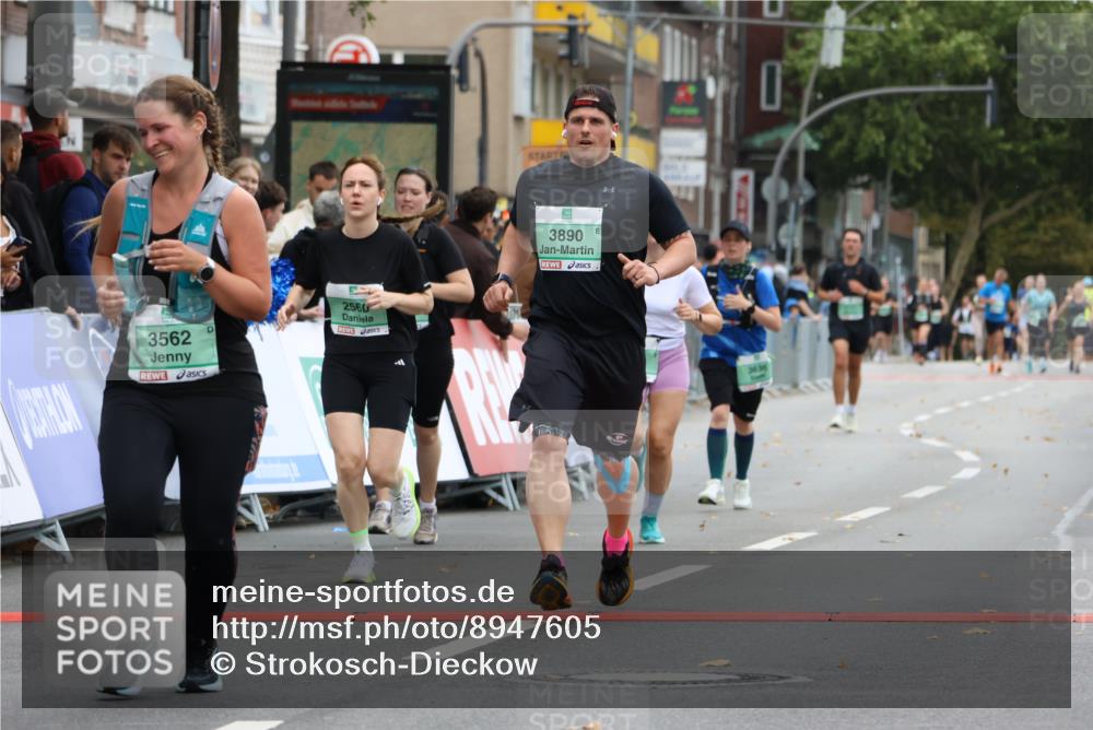 21.09.2025 - PSD Bank Halbmarathon Strokosch-Dieckow http://msf.ph/oto/8947605 21.09.2025 12:22:04 Ziel 2560, 3305, 3327, 3432, 3562, 3629, 3636, 3890, 4030 meine-sportfotos.de