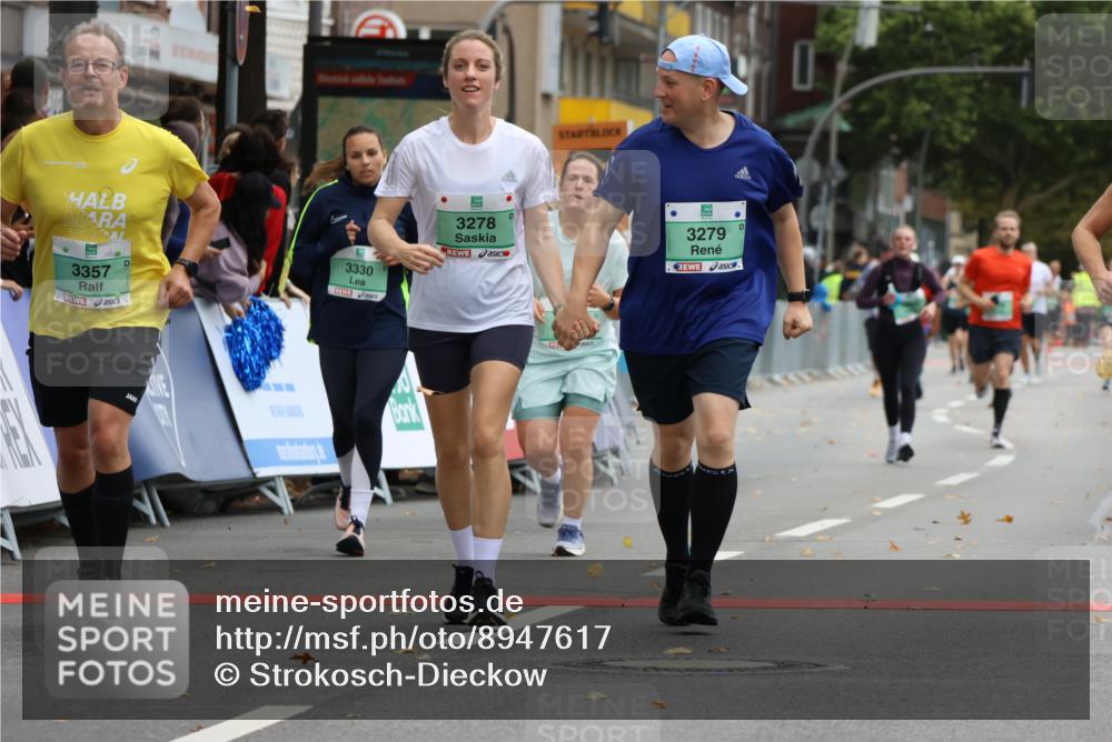 21.09.2025 - PSD Bank Halbmarathon Strokosch-Dieckow http://msf.ph/oto/8947617 21.09.2025 12:26:59 Ziel 3277, 3278, 3279, 3330, 3353, 3357 meine-sportfotos.de