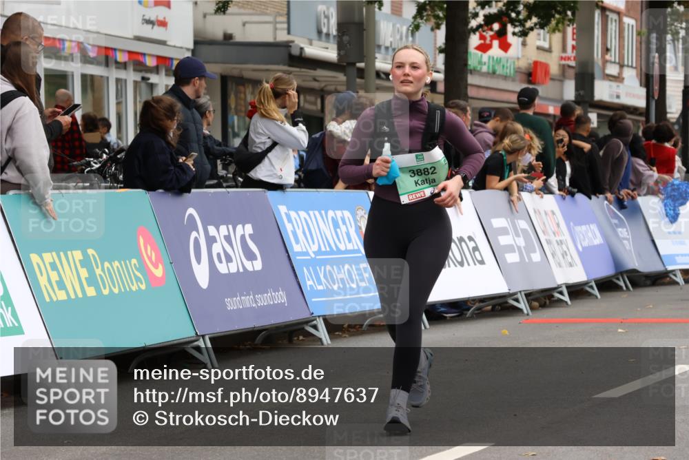 21.09.2025 - PSD Bank Halbmarathon Strokosch-Dieckow http://msf.ph/oto/8947637 21.09.2025 12:27:12 Ziel 3856, 3882, 3989 meine-sportfotos.de