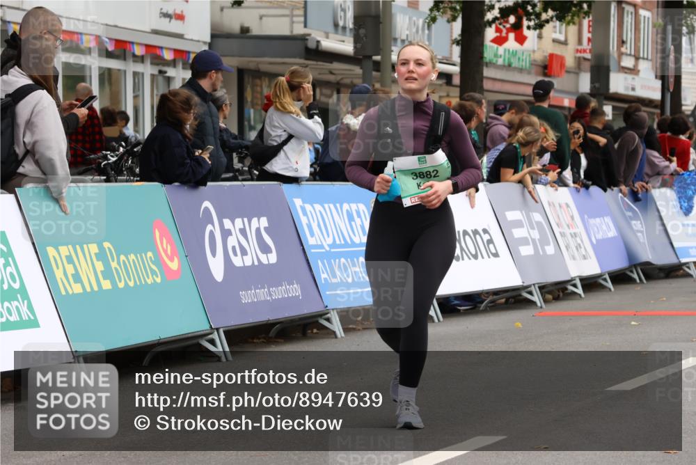 21.09.2025 - PSD Bank Halbmarathon Strokosch-Dieckow http://msf.ph/oto/8947639 21.09.2025 12:27:12 Ziel 3856, 3882, 3989 meine-sportfotos.de