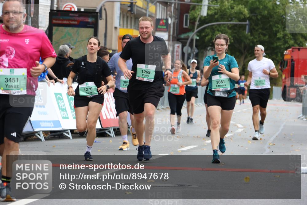21.09.2025 - PSD Bank Halbmarathon Strokosch-Dieckow http://msf.ph/oto/8947678 21.09.2025 12:27:21 Ziel 1269, 1270, 3451, 3661, 3845, 3989 meine-sportfotos.de