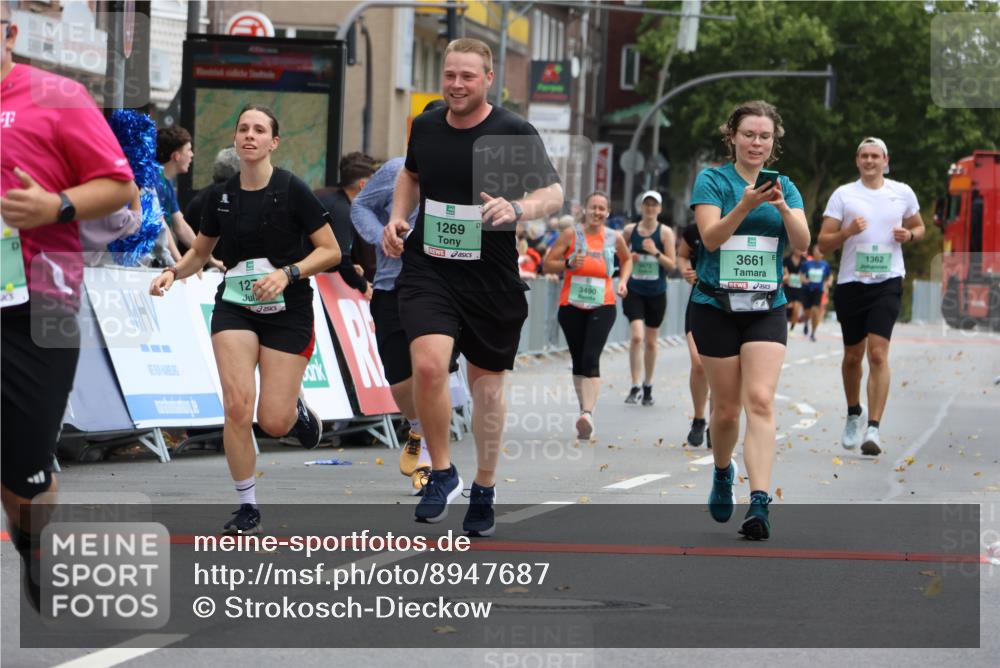 21.09.2025 - PSD Bank Halbmarathon Strokosch-Dieckow http://msf.ph/oto/8947687 21.09.2025 12:27:21 Ziel 1269, 1270, 3451, 3661, 3845, 3989 meine-sportfotos.de
