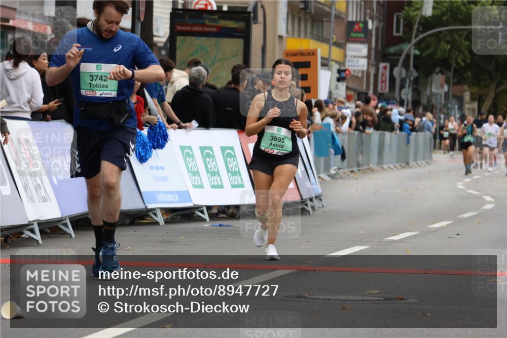 21.09.2025 - PSD Bank Halbmarathon Strokosch-Dieckow http://msf.ph/oto/8947727 21.09.2025 12:23:06 Ziel 1295, 1675, 3695, 3742 meine-sportfotos.de