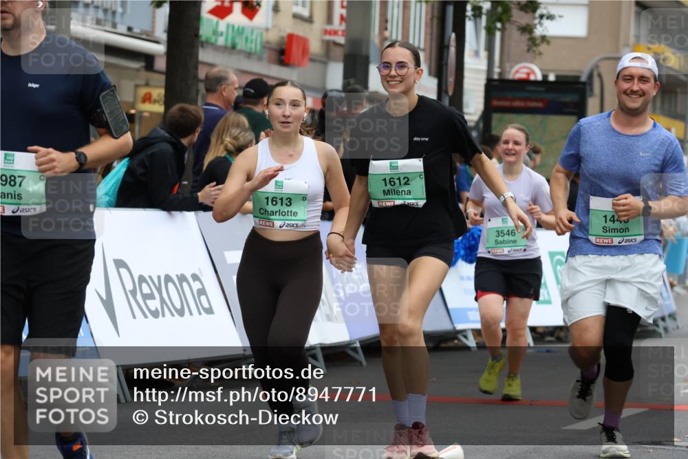 21.09.2025 - PSD Bank Halbmarathon Strokosch-Dieckow http://msf.ph/oto/8947771 21.09.2025 12:23:41 Ziel 1011, 1012, 1013, 1166, 1448, 1449, 1612, 1613, 2729, 2987, 3225, 3359, 3368, 3515, 3546 meine-sportfotos.de