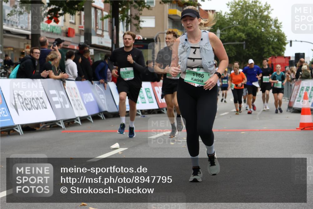 21.09.2025 - PSD Bank Halbmarathon Strokosch-Dieckow http://msf.ph/oto/8947795 21.09.2025 12:23:50 Ziel 1163, 1166, 1380, 2729, 2810, 2827, 3359, 3546 meine-sportfotos.de