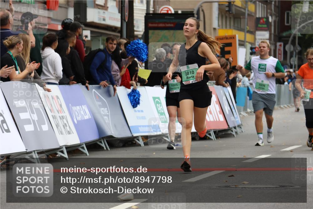 21.09.2025 - PSD Bank Halbmarathon Strokosch-Dieckow http://msf.ph/oto/8947798 21.09.2025 12:23:53 Ziel 1005, 1163, 1166, 1380, 1575, 1576, 2250, 2729, 2810, 2827, 3138, 3240, 3359, 3616 meine-sportfotos.de
