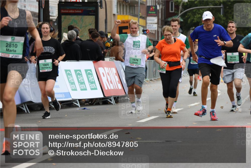 21.09.2025 - PSD Bank Halbmarathon Strokosch-Dieckow http://msf.ph/oto/8947805 21.09.2025 12:23:54 Ziel 1005, 1163, 1166, 1380, 1575, 1576, 2250, 2729, 2810, 2827, 3138, 3240, 3359, 3616 meine-sportfotos.de