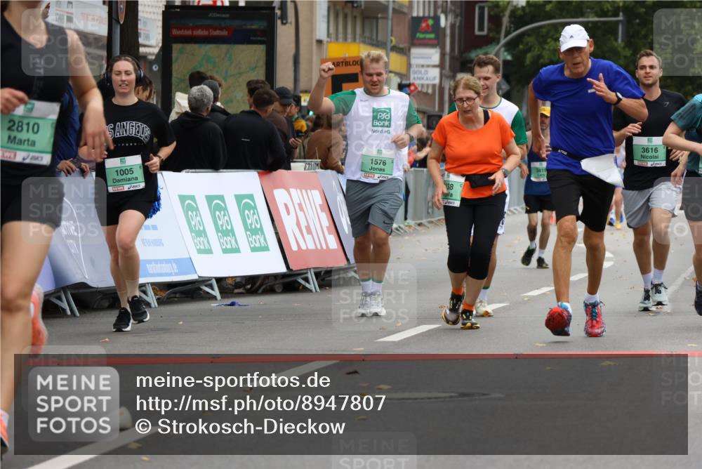 21.09.2025 - PSD Bank Halbmarathon Strokosch-Dieckow http://msf.ph/oto/8947807 21.09.2025 12:23:55 Ziel 1005, 1163, 1166, 1380, 1575, 1576, 2250, 2729, 2810, 2827, 3138, 3240, 3359, 3616 meine-sportfotos.de