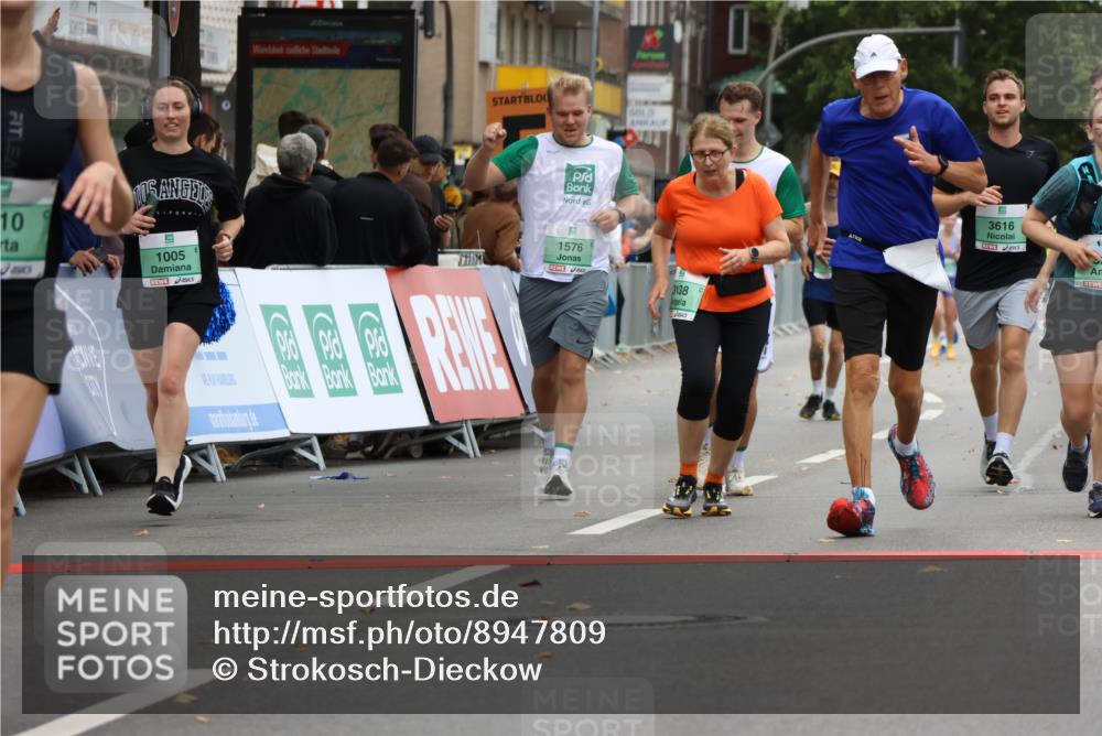 21.09.2025 - PSD Bank Halbmarathon Strokosch-Dieckow http://msf.ph/oto/8947809 21.09.2025 12:23:55 Ziel 1005, 1163, 1166, 1380, 1575, 1576, 2250, 2729, 2810, 2827, 3138, 3240, 3359, 3616 meine-sportfotos.de
