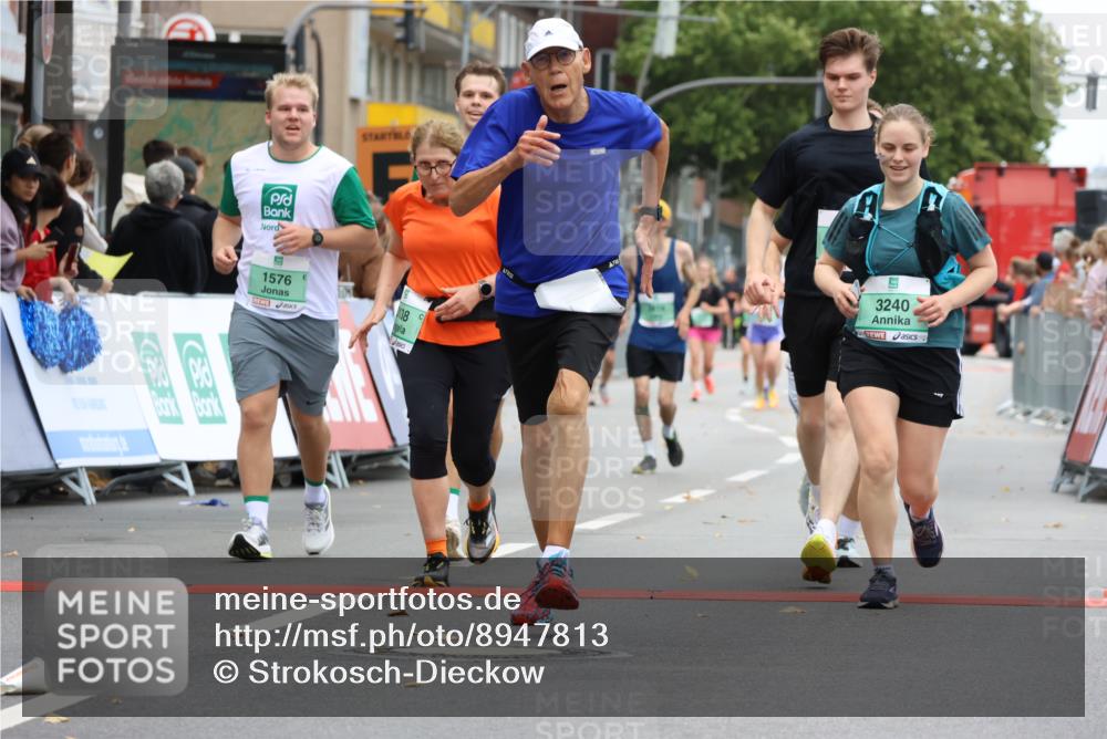 21.09.2025 - PSD Bank Halbmarathon Strokosch-Dieckow http://msf.ph/oto/8947813 21.09.2025 12:23:56 Ziel 1005, 1163, 1166, 1380, 1575, 1576, 2250, 2729, 2810, 2827, 3138, 3240, 3359, 3616 meine-sportfotos.de