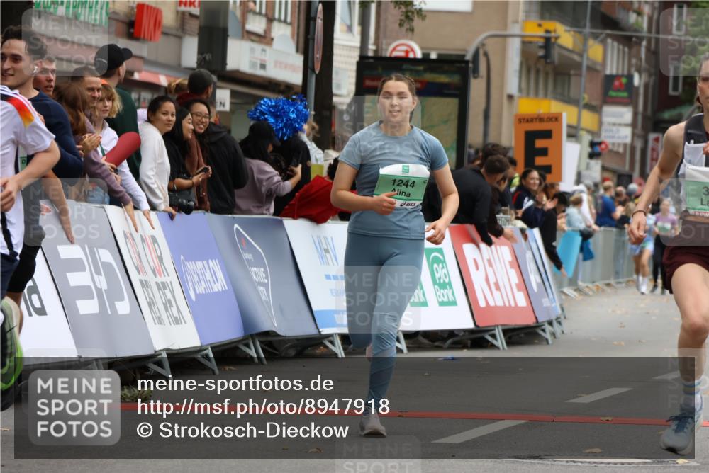 21.09.2025 - PSD Bank Halbmarathon Strokosch-Dieckow http://msf.ph/oto/8947918 21.09.2025 12:29:41 Ziel 1244, 1678, 2845, 3592, 3614, 3625, 3741 meine-sportfotos.de
