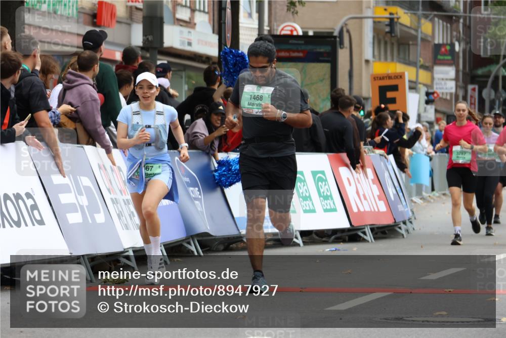 21.09.2025 - PSD Bank Halbmarathon Strokosch-Dieckow http://msf.ph/oto/8947927 21.09.2025 12:29:54 Ziel 1467, 1468, 3287, 3351 meine-sportfotos.de