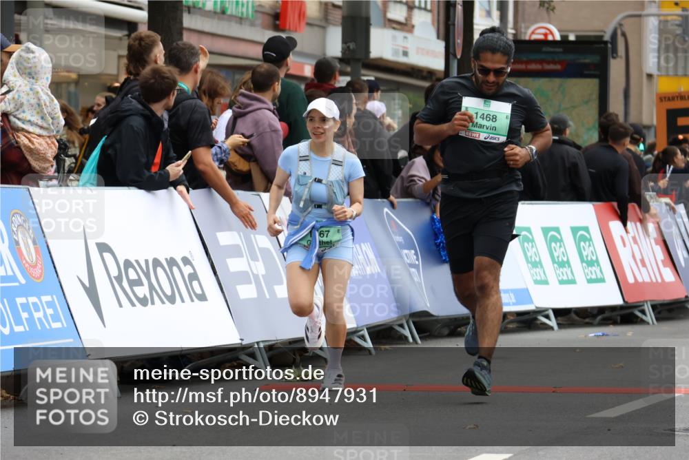 21.09.2025 - PSD Bank Halbmarathon Strokosch-Dieckow http://msf.ph/oto/8947931 21.09.2025 12:29:54 Ziel 1467, 1468, 3287, 3351 meine-sportfotos.de
