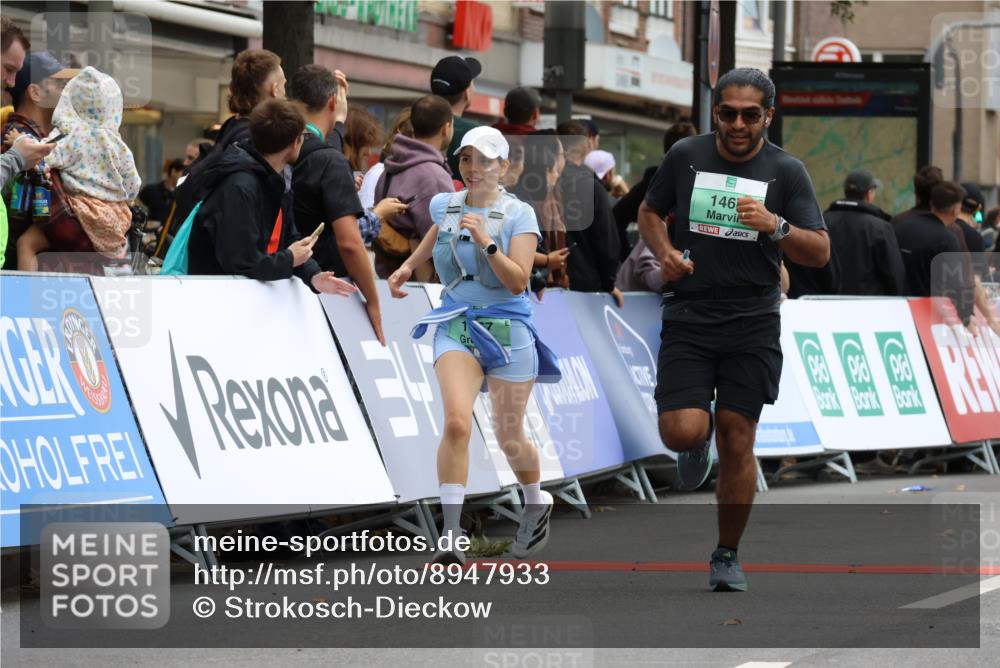 21.09.2025 - PSD Bank Halbmarathon Strokosch-Dieckow http://msf.ph/oto/8947933 21.09.2025 12:29:54 Ziel 1467, 1468, 3287, 3351 meine-sportfotos.de