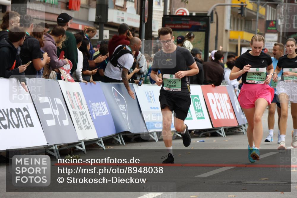 21.09.2025 - PSD Bank Halbmarathon Strokosch-Dieckow http://msf.ph/oto/8948038 21.09.2025 12:32:00 Ziel 1595, 1596, 2679, 3316, 3789, 3994 meine-sportfotos.de
