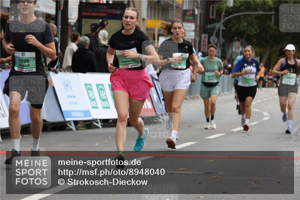 21.09.2025 - PSD Bank Halbmarathon Strokosch-Dieckow http://msf.ph/oto/8948040 21.09.2025 12:32:01 Ziel 1595, 1596, 2679, 3289, 3316, 3789, 3994 meine-sportfotos.de