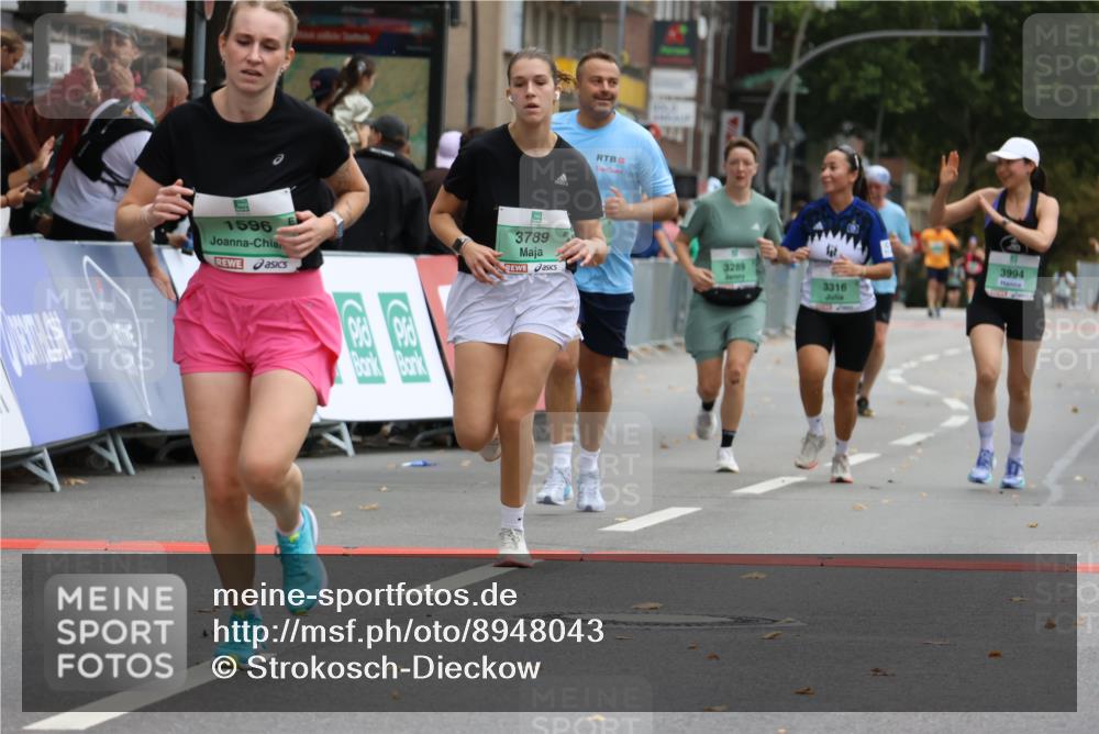 21.09.2025 - PSD Bank Halbmarathon Strokosch-Dieckow http://msf.ph/oto/8948043 21.09.2025 12:32:02 Ziel 1595, 1596, 2679, 3289, 3316, 3789, 3994 meine-sportfotos.de