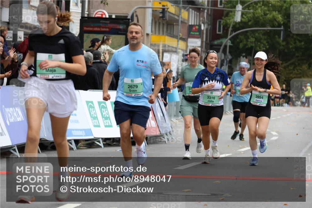 21.09.2025 - PSD Bank Halbmarathon Strokosch-Dieckow http://msf.ph/oto/8948047 21.09.2025 12:32:04 Ziel 1595, 1596, 2679, 3289, 3316, 3789, 3994 meine-sportfotos.de