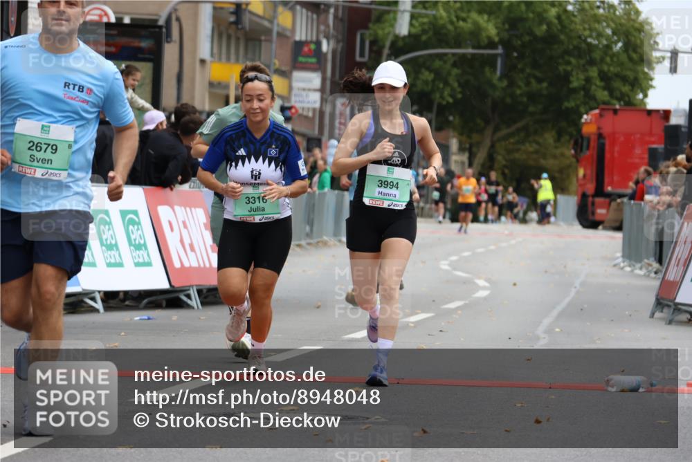 21.09.2025 - PSD Bank Halbmarathon Strokosch-Dieckow http://msf.ph/oto/8948048 21.09.2025 12:32:06 Ziel 1595, 1596, 2679, 3289, 3316, 3789, 3994 meine-sportfotos.de