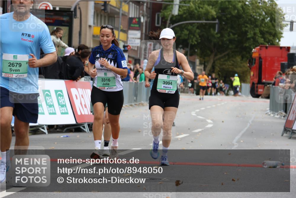21.09.2025 - PSD Bank Halbmarathon Strokosch-Dieckow http://msf.ph/oto/8948050 21.09.2025 12:32:06 Ziel 1595, 1596, 2679, 3289, 3316, 3789, 3994 meine-sportfotos.de