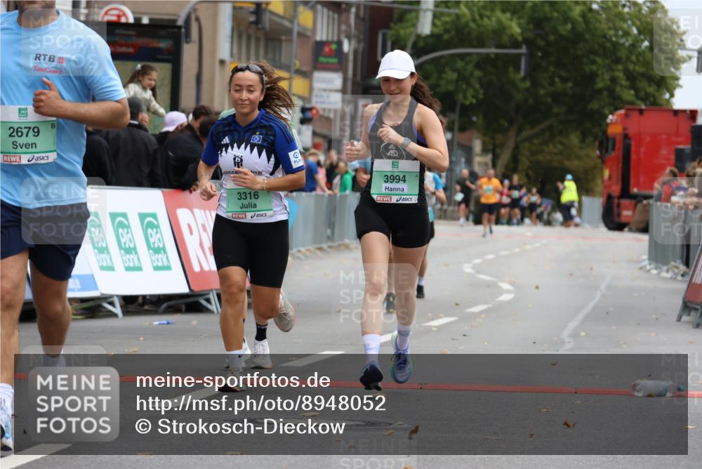 21.09.2025 - PSD Bank Halbmarathon Strokosch-Dieckow http://msf.ph/oto/8948052 21.09.2025 12:32:06 Ziel 1595, 1596, 2679, 3289, 3316, 3789, 3994 meine-sportfotos.de
