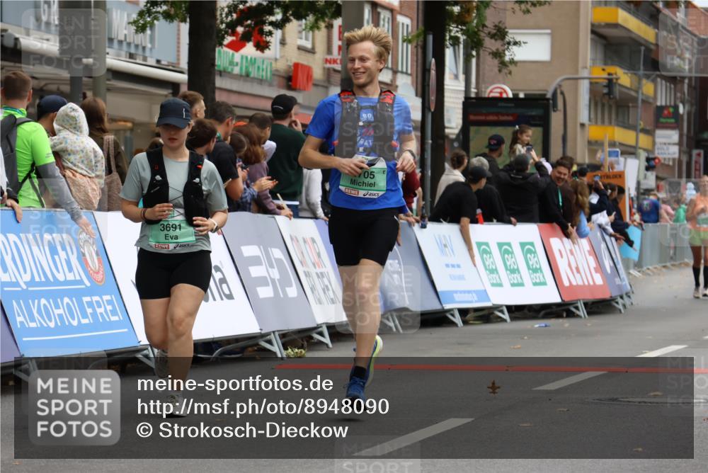 21.09.2025 - PSD Bank Halbmarathon Strokosch-Dieckow http://msf.ph/oto/8948090 21.09.2025 12:33:04 Ziel 3522, 3691, 3705 meine-sportfotos.de