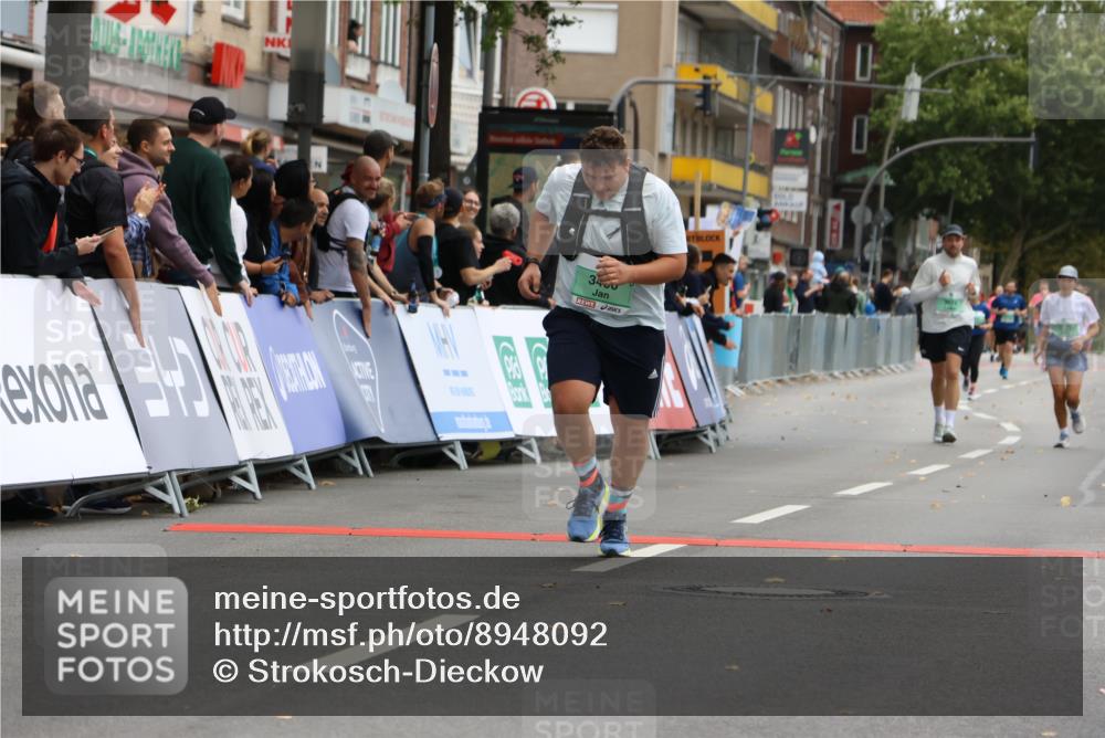 21.09.2025 - PSD Bank Halbmarathon Strokosch-Dieckow http://msf.ph/oto/8948092 21.09.2025 12:33:19 Ziel 1301, 1302, 3250, 3370, 3400 meine-sportfotos.de