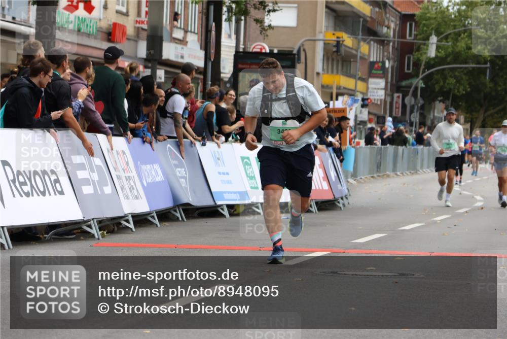 21.09.2025 - PSD Bank Halbmarathon Strokosch-Dieckow http://msf.ph/oto/8948095 21.09.2025 12:33:20 Ziel 1301, 1302, 3250, 3370, 3400 meine-sportfotos.de