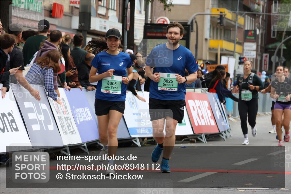 21.09.2025 - PSD Bank Halbmarathon Strokosch-Dieckow http://msf.ph/oto/8948112 21.09.2025 12:33:49 Ziel 3401, 3693, 3697, 3806, 3825 meine-sportfotos.de