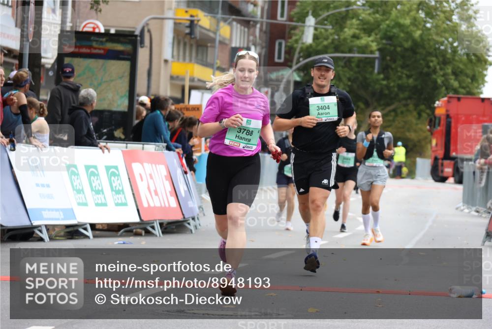 21.09.2025 - PSD Bank Halbmarathon Strokosch-Dieckow http://msf.ph/oto/8948193 21.09.2025 12:35:36 Ziel 1697, 3404, 3650, 3788 meine-sportfotos.de