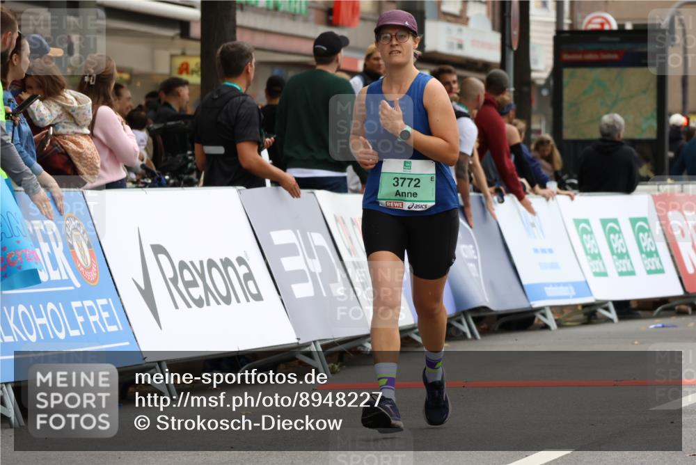 21.09.2025 - PSD Bank Halbmarathon Strokosch-Dieckow http://msf.ph/oto/8948227 21.09.2025 12:36:30 Ziel 2802, 2807, 3721, 3772 meine-sportfotos.de