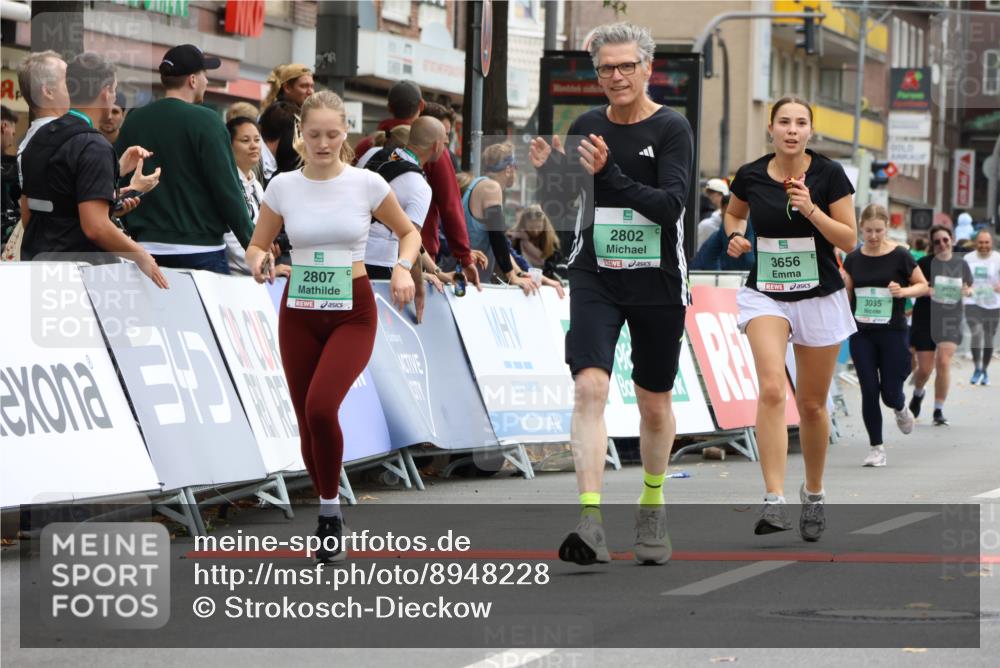 21.09.2025 - PSD Bank Halbmarathon Strokosch-Dieckow http://msf.ph/oto/8948228 21.09.2025 12:36:36 Ziel 2802, 2807, 3035, 3656, 3721, 3772 meine-sportfotos.de